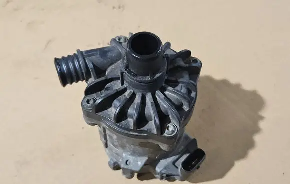 BMW X5 E70 Electric auxiliary coolant/water pump 7566335 701360160