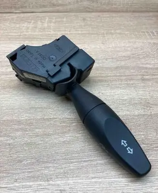 Ford Focus Indicator stalk 98AG13335AG USED