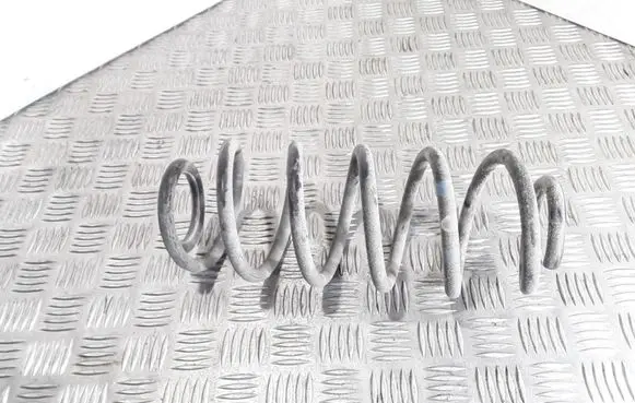 Toyota Auris 150 Rear coil spring