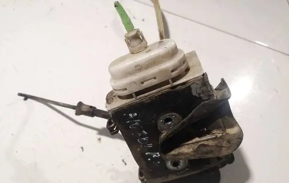 Audi A6 S6 C4 4A Front door lock