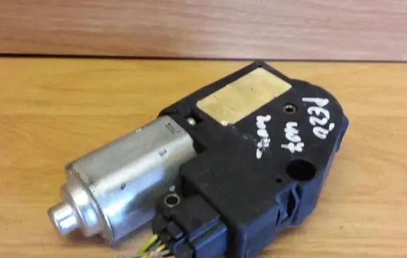 Peugeot 407 Sunroof motor/actuator 2213718