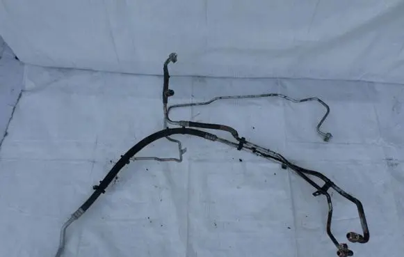 Jeep Grand Cherokee (WK) Air conditioning (A/C) pipe/hose