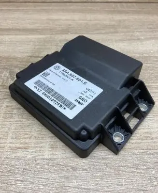 Volkswagen PASSAT B6 Hand brake control module 3AA907801E 17982901A