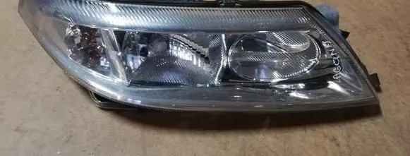 Renault Laguna II Headlight/headlamp 8200002847 89004686