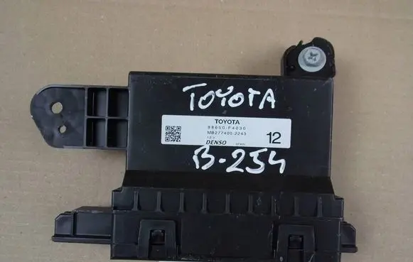Toyota C-HR I Other control units/modules 88650F4030