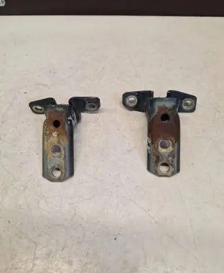 Mitsubishi Pajero Front door upper hinge