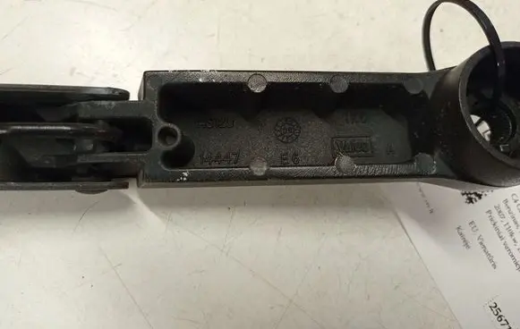 Citroen C4 Grand Picasso Front wiper blade arm