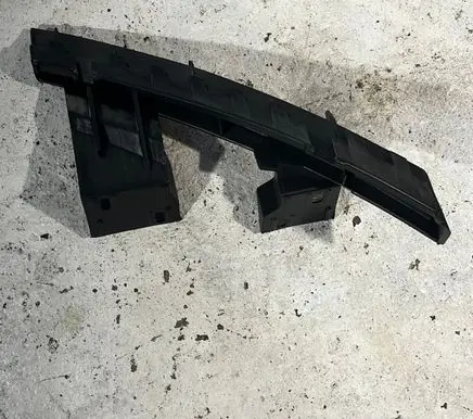 Audi Q7 4L Front bumper mounting bracket 4L0807334