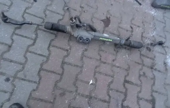 Nissan Pathfinder R51 Steering rack EA010