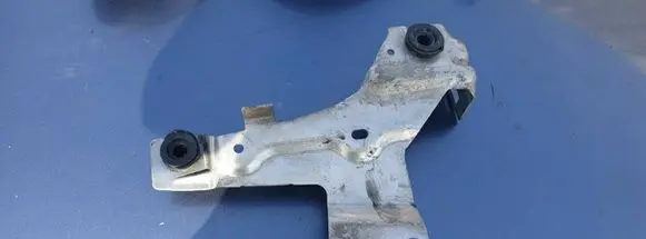 Volvo S80 Air filter cleaner box bracket assembly 8666209