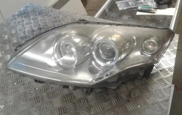 Renault Laguna III Headlight/headlamp 260600032R