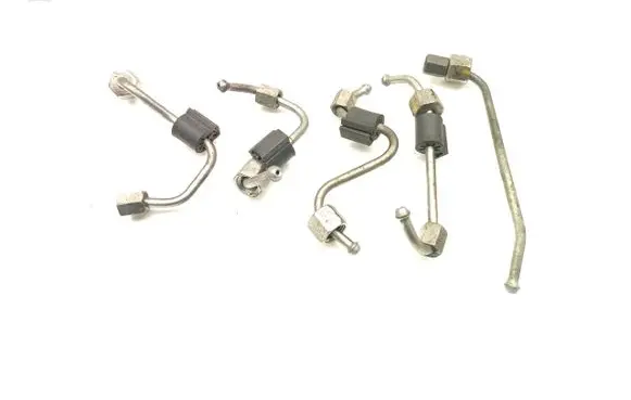 Suzuki SX4 S-Cross Fuel injector supply line/pipe 