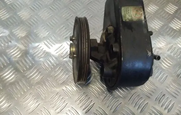 Renault Megane I Power steering pump 26046187 7700840724A 7700840806B