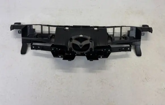 Mazda 3 II Front grill BCW8507M1 S178