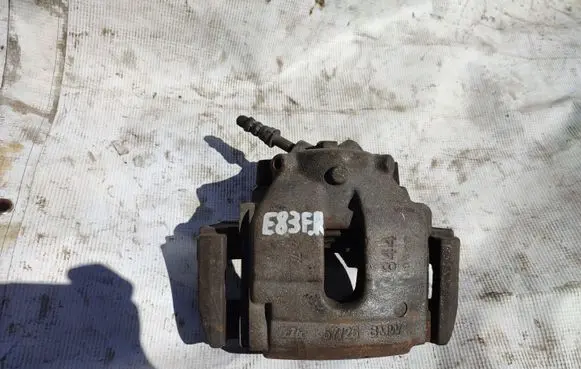 BMW X3 E83 Front brake caliper 5725844