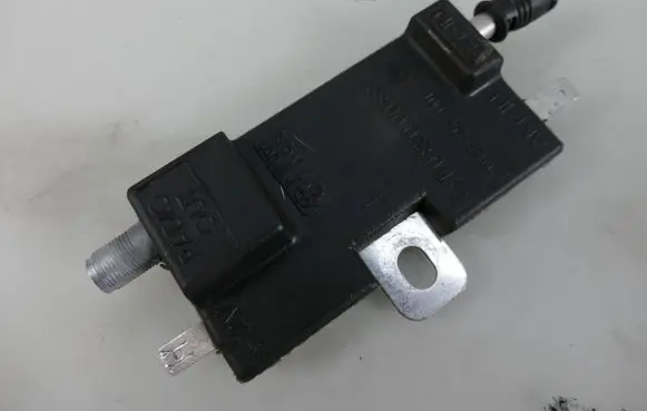 Mercedes-Benz SLK R170 Aerial antenna amplifier 1708200089 823252001