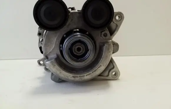 Nissan Qashqai J12 Generator/alternator 2310A1749R IST50S064 2740571B