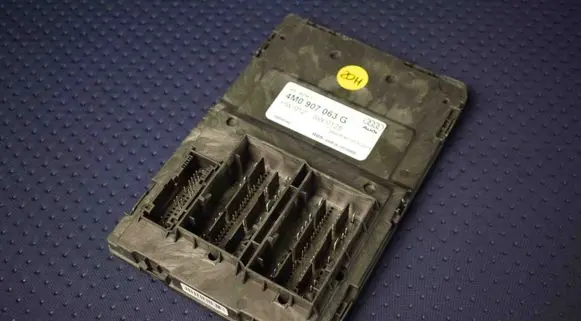 Audi Q7 4M Central body control module 4M0907063G