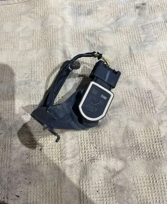 BMW X6 E71 Front height sensor lever 6853752