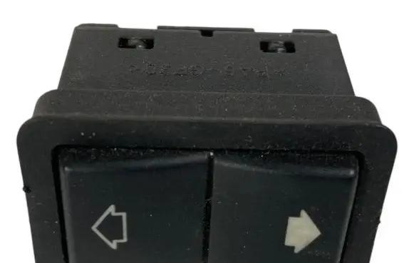 BMW 5 E39 Electric window control switch 8368974