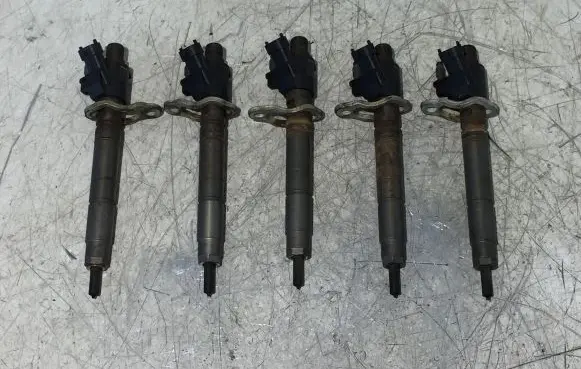 Volvo V60 Fuel injectors set 31303238 101210 0445116046