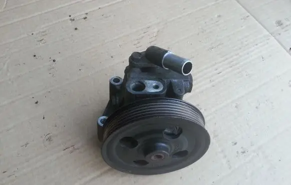 Ford Mondeo MK IV Power steering pump