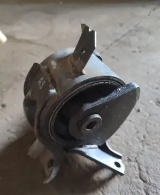Hyundai Sonata Engine mount bracket 218343K000