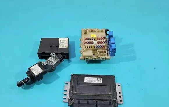Nissan Almera N16 Engine control unit/module ECU MEC32210 IMPRK1541026