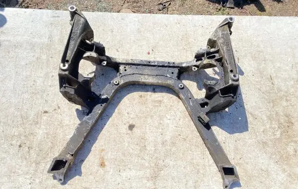 BMW 7 E65 E66 Front subframe 6752293