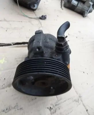 Renault Espace - Grand espace IV Power steering pump 7700426719
