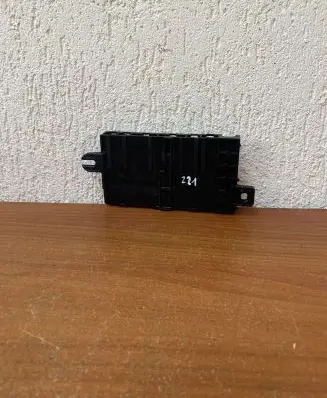 BMW 3 F30 F35 F31 Fuse box cover 10688710