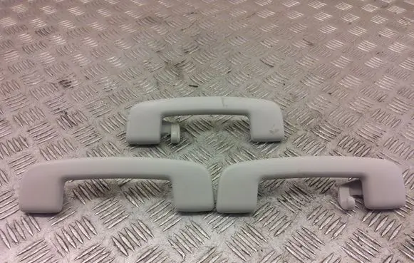 Nissan Qashqai J12 A set of handles for the ceiling 