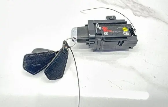 Audi A4 S4 B8 8K Ignition lock 8K0909131B 0488U07S 3330420101