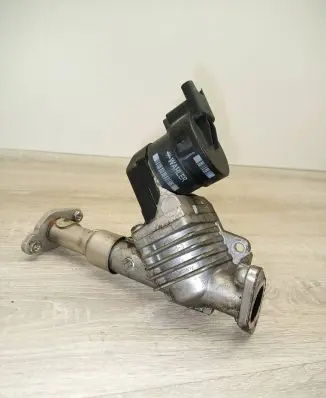 BMW 3 E92 E93 EGR valve 7563241 075711035