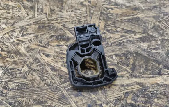 BMW 7 F01 F02 F03 F04 Radiator mount bracket 1711757524803