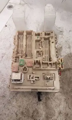 Toyota Prius (XW20) Fuse box set 8273005080
