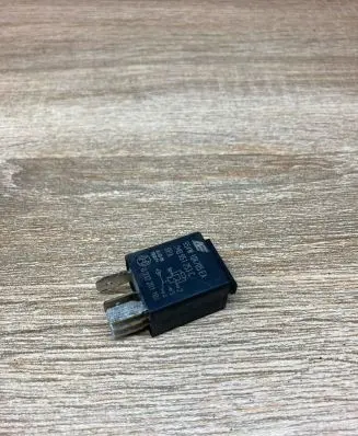 Volkswagen PASSAT B6 Other relay 7M0951253C 95VW10K705EA