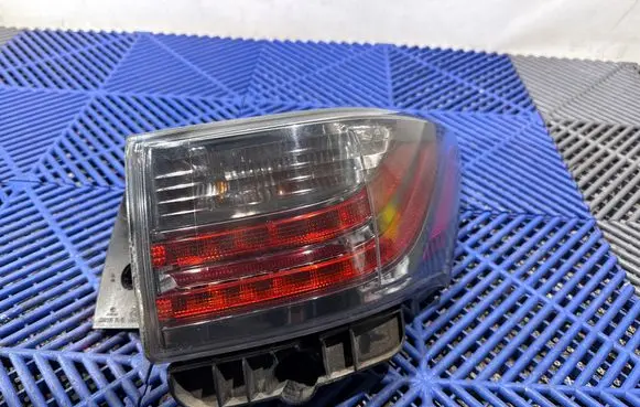 Lexus CT 200H Rear/tail lights 1304302