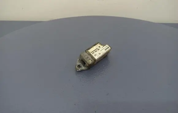 Volkswagen PASSAT B5 Airbag deployment crash/impact sensor 3B0959643