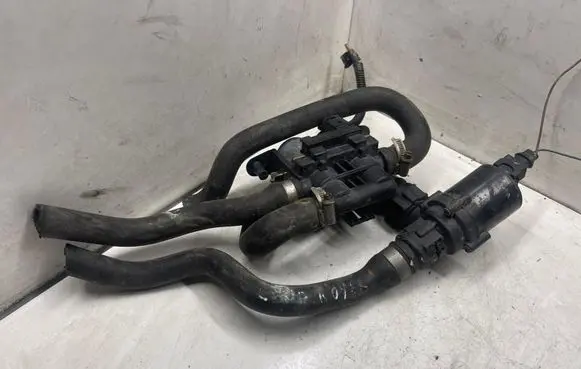Land Rover Range Rover L322 Coolant heater control valve 64128374995021147412137