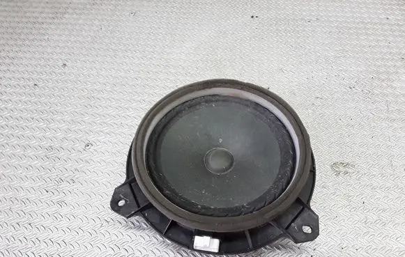 Toyota Yaris Front door speaker