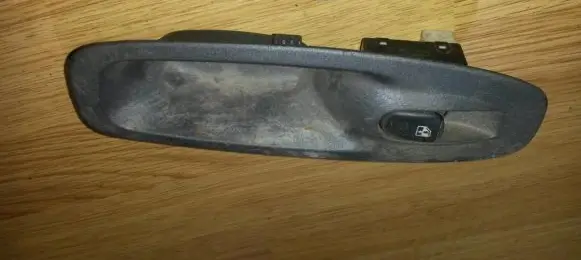 Hyundai Accent Electric window control switch