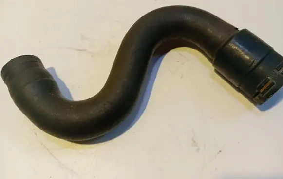 Audi A4 S4 B5 8D Engine coolant pipe/hose 8D0121101Q