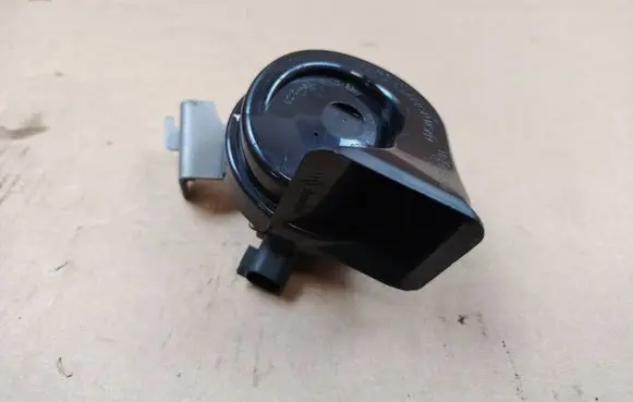 Ford Mustang Mach-E Horn signal E9004209