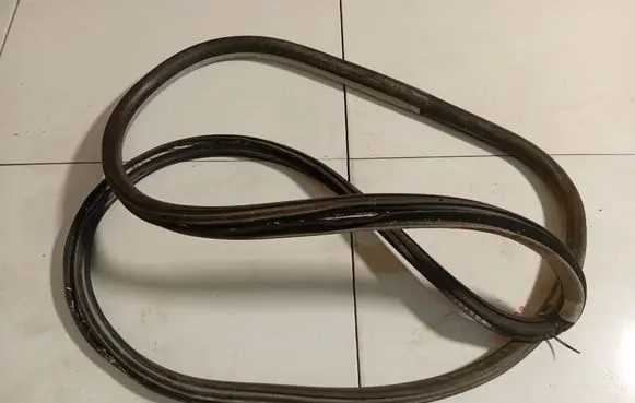 Volkswagen PASSAT B5.5 Rubber seal front coupe door 