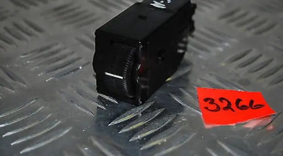 Mitsubishi Carisma Headlight level height control switch MR114337