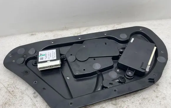Tesla Model X Door control unit/module 105589100d