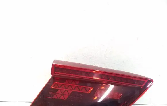 Volkswagen Tiguan Tailgate rear/tail lights 5NA945307D