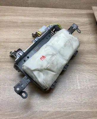 Toyota Prius (XW30) Passenger airbag TG08B02001 8214047060