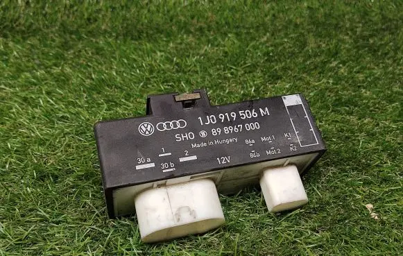 Volkswagen Polo V 6R Fan control module 1J0919506M